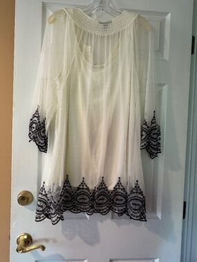 Plus size lace top